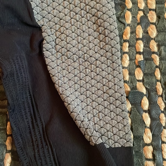 Adidas Day One woman’s basketball compression set - Picture 6 of 8